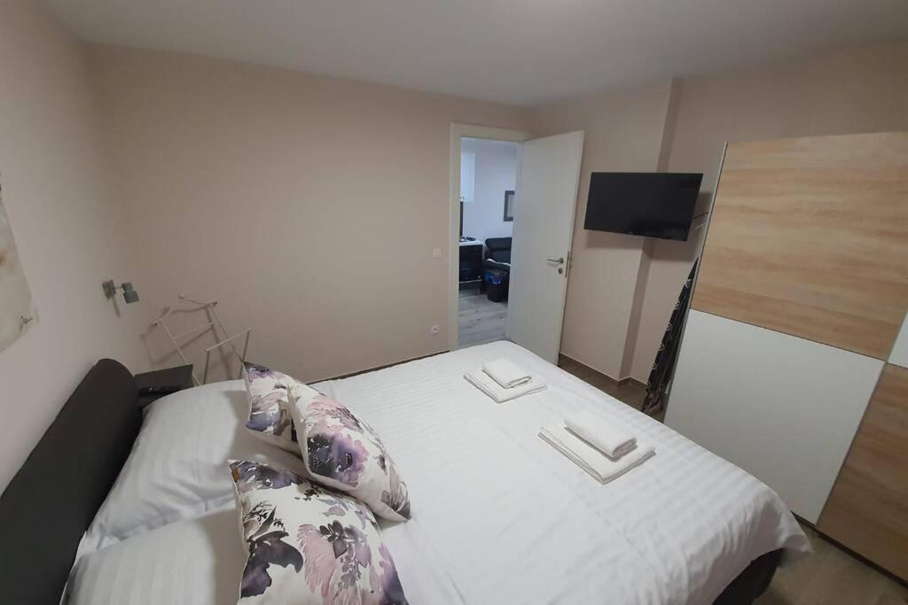 Apartment Punta Skala Villa Valentina เพทรอซาเน ภายนอก รูปภาพ