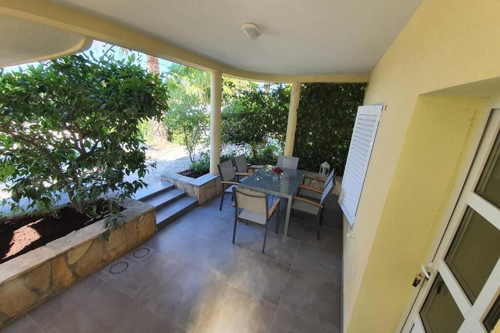 Apartment Punta Skala Villa Valentina เพทรอซาเน ภายนอก รูปภาพ